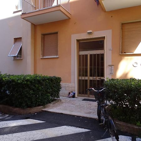 Poppy Levanto Exterior foto